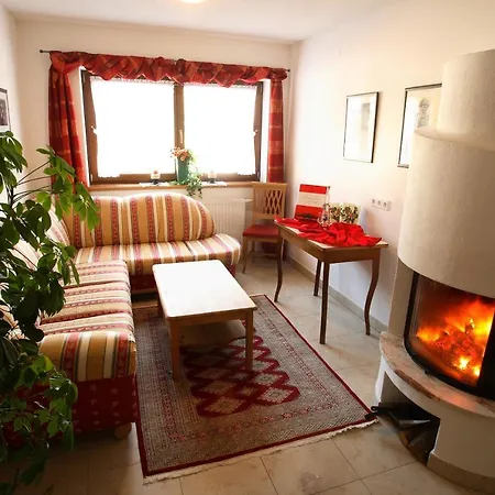 Lackner Apartment *